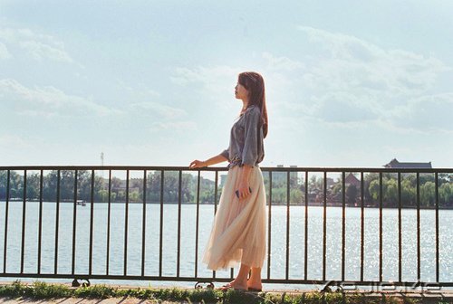 做一个微笑挂在嘴边,快乐放在心上的人 (2)